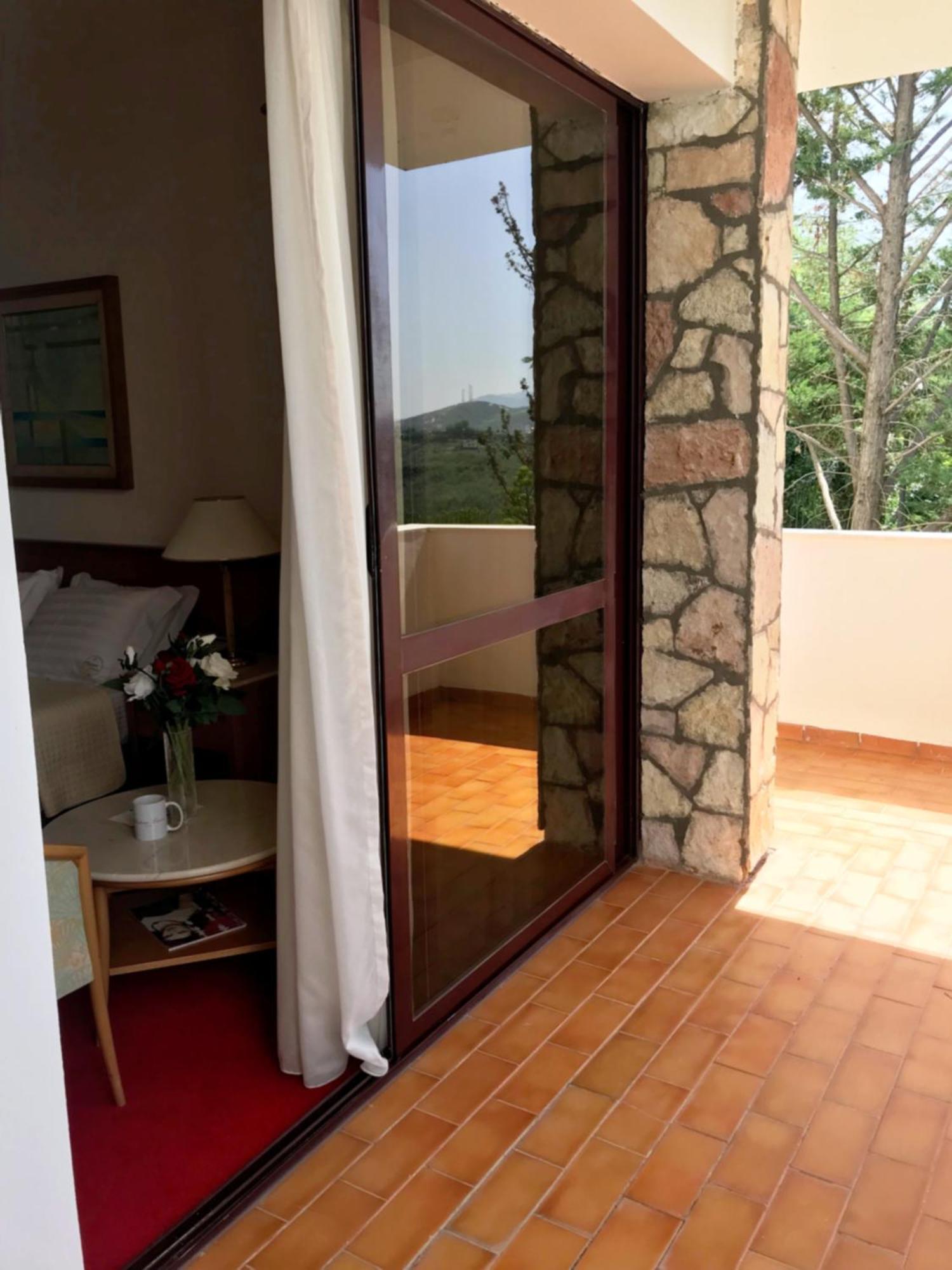 Chateau Linza Resort Tirana Esterno foto
