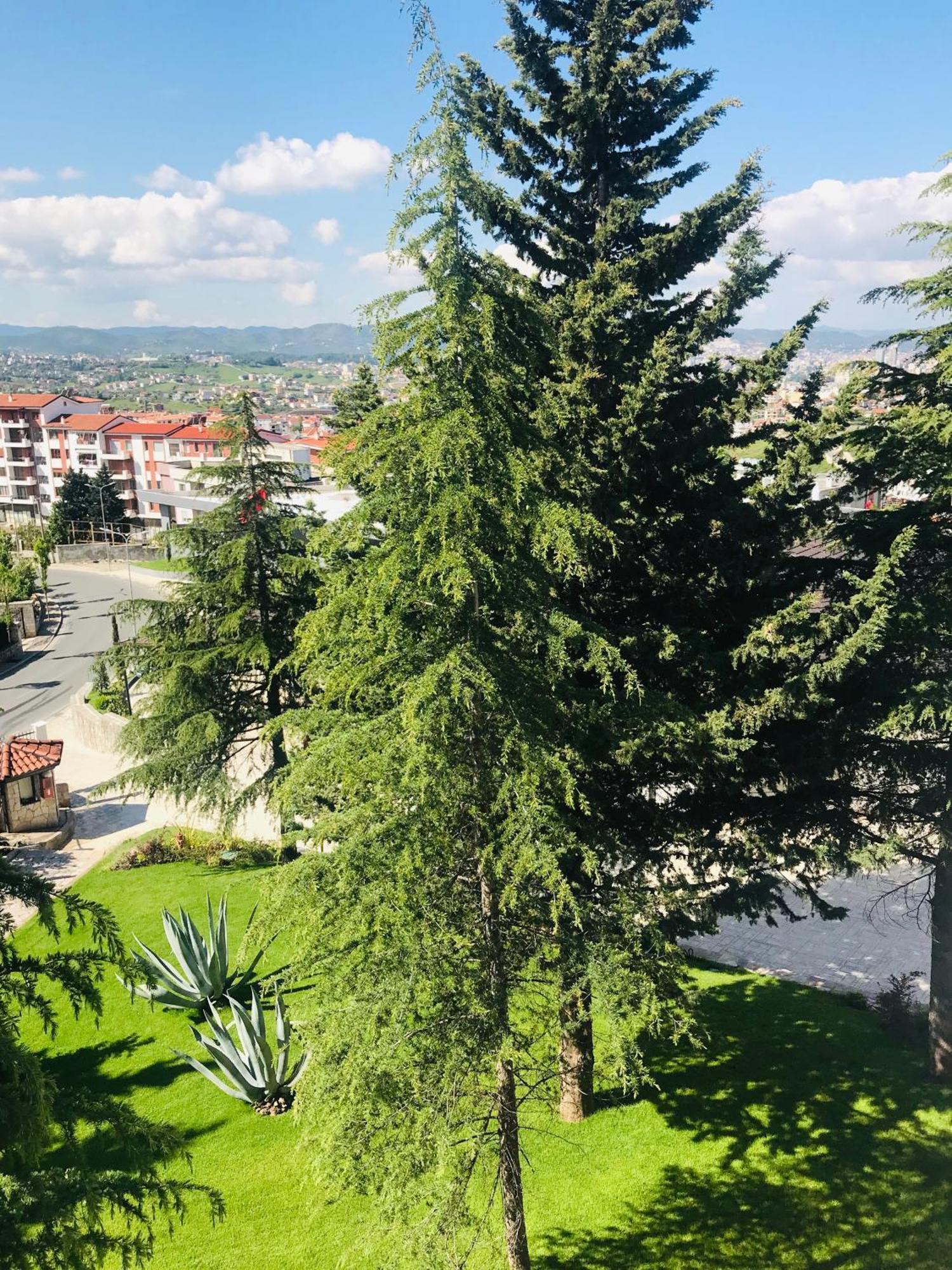 Chateau Linza Resort Tirana Esterno foto
