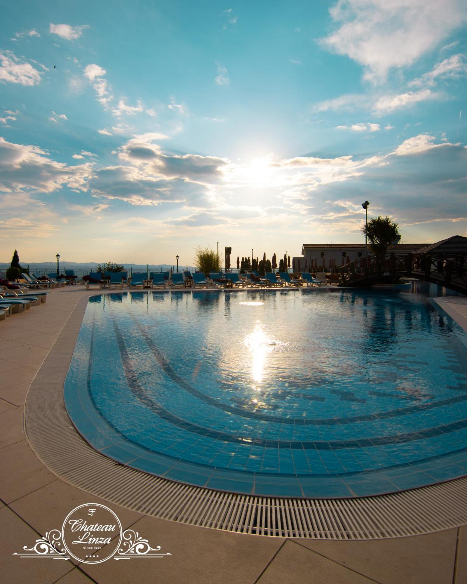Chateau Linza Resort Tirana Esterno foto