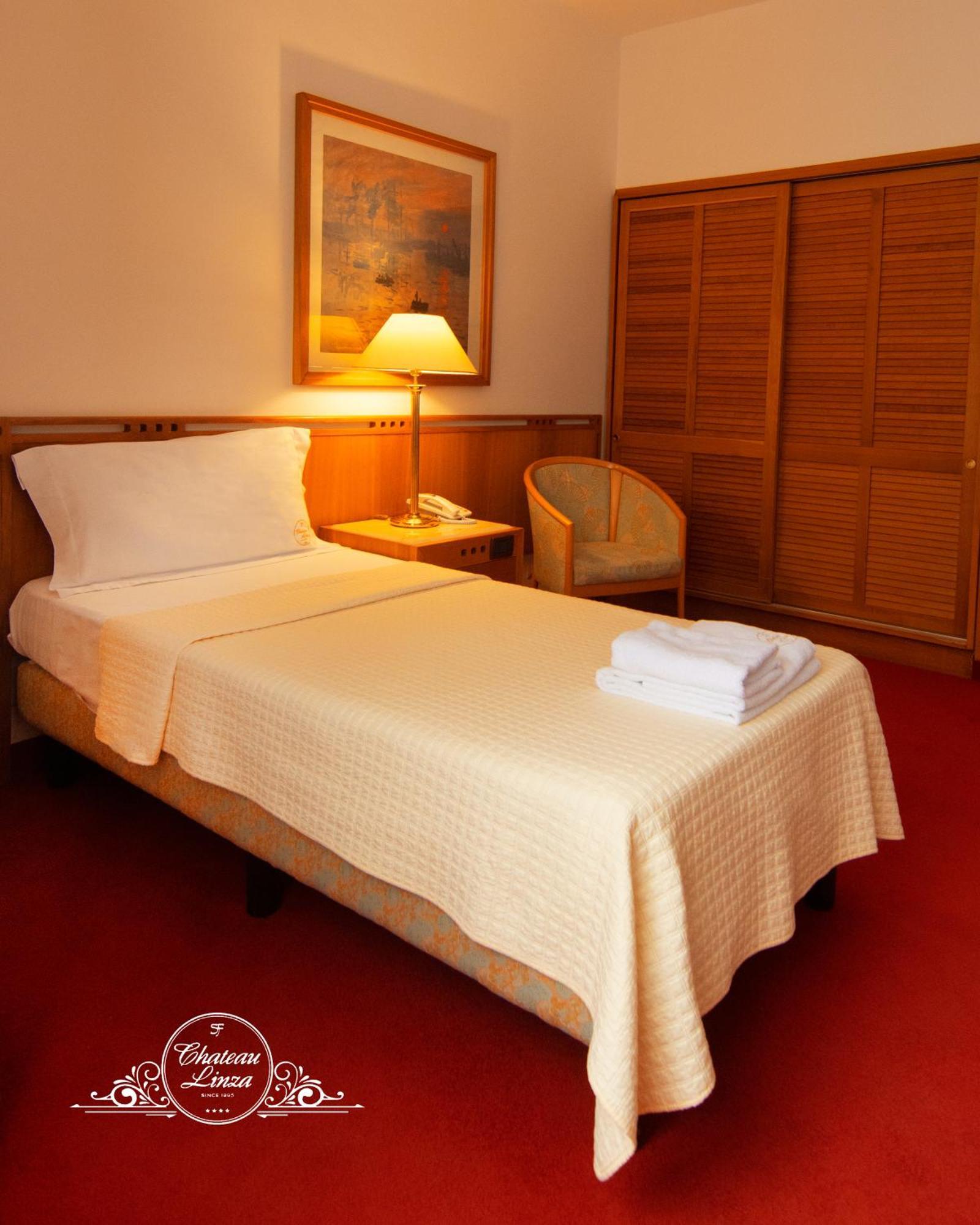Chateau Linza Resort Tirana Esterno foto