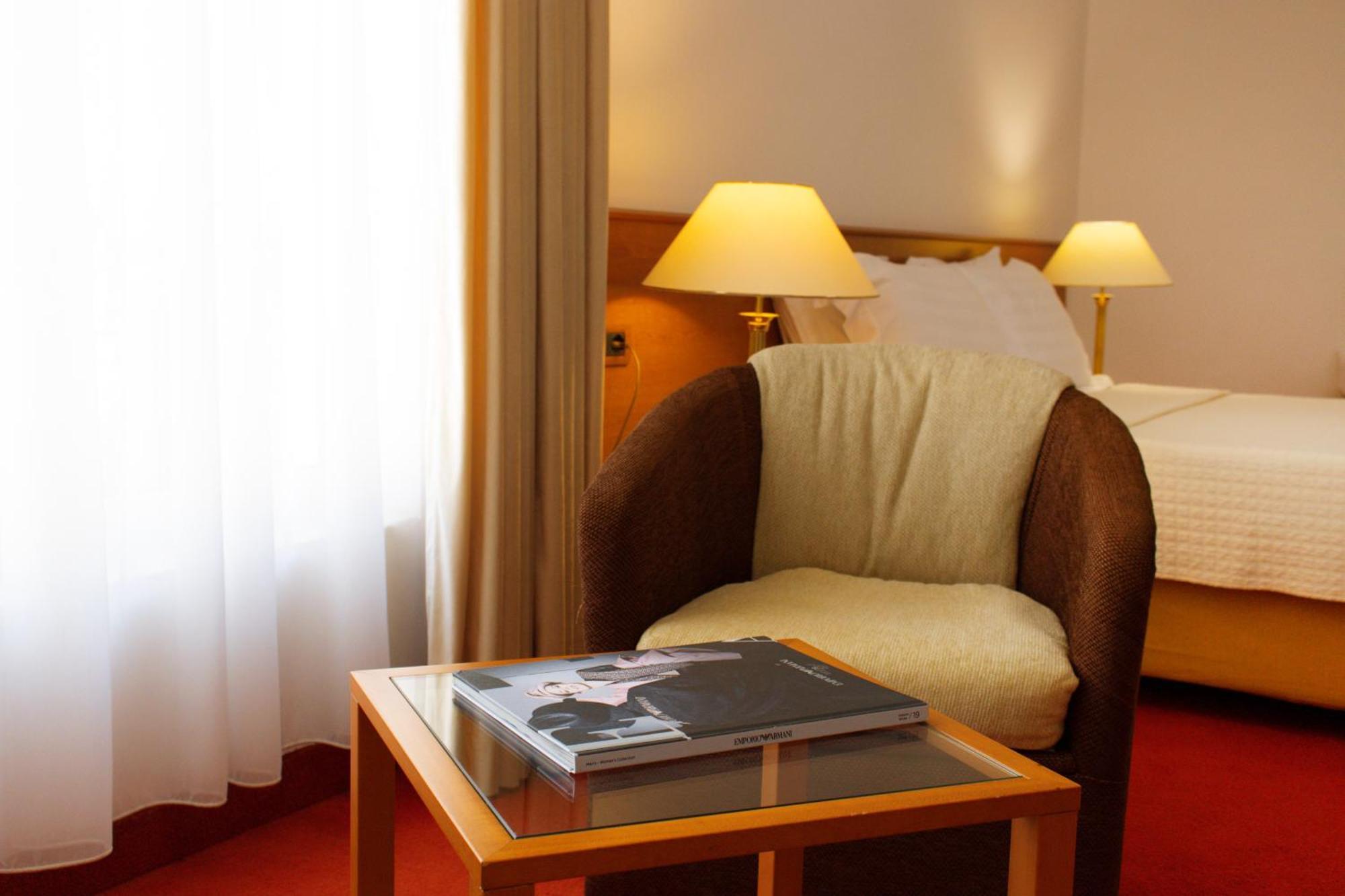 Chateau Linza Resort Tirana Esterno foto