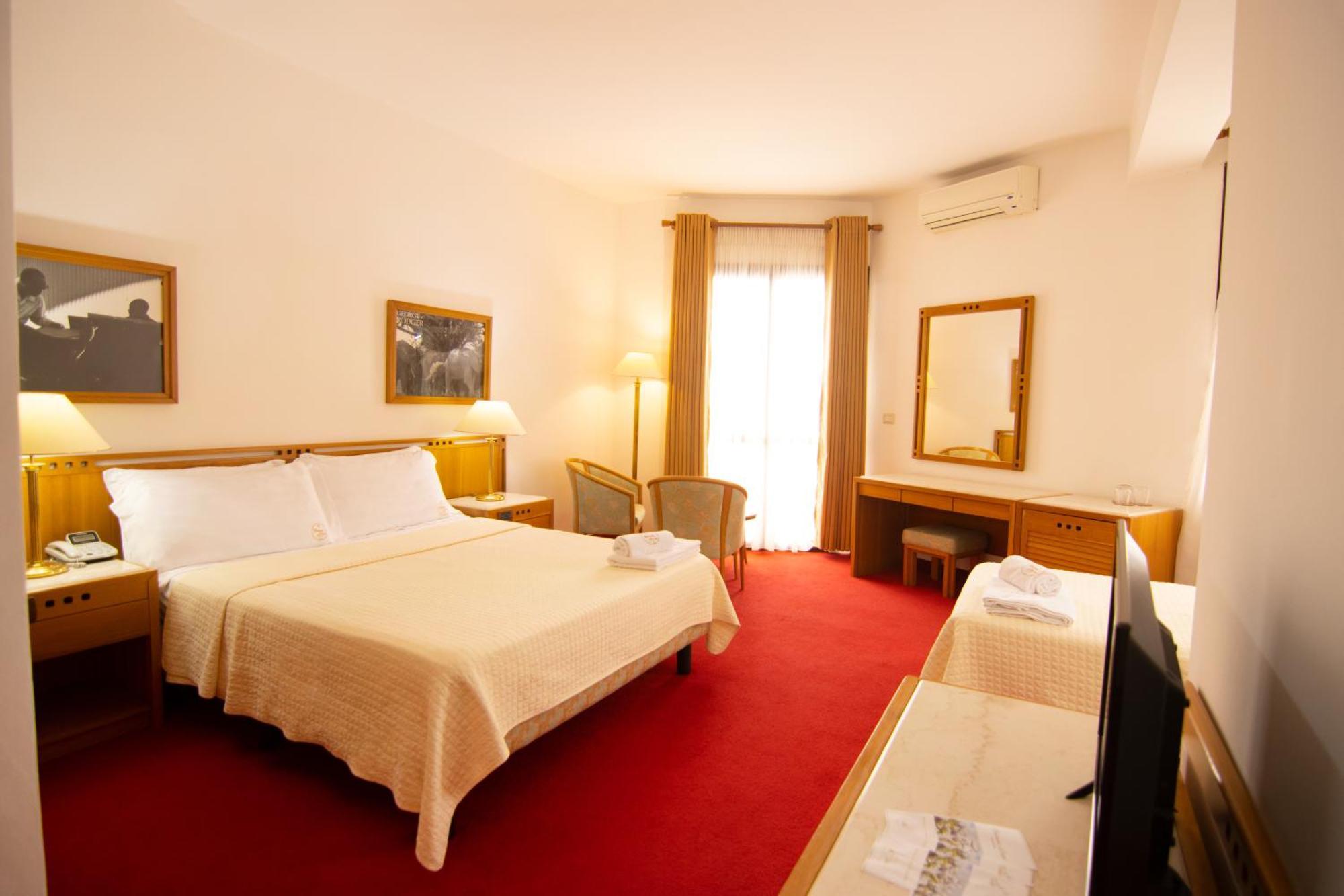Chateau Linza Resort Tirana Esterno foto