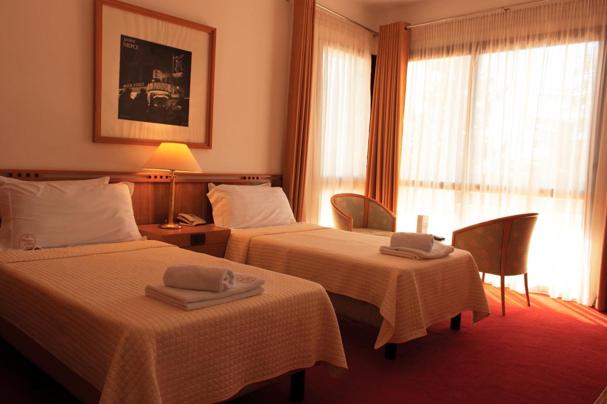Chateau Linza Resort Tirana Esterno foto