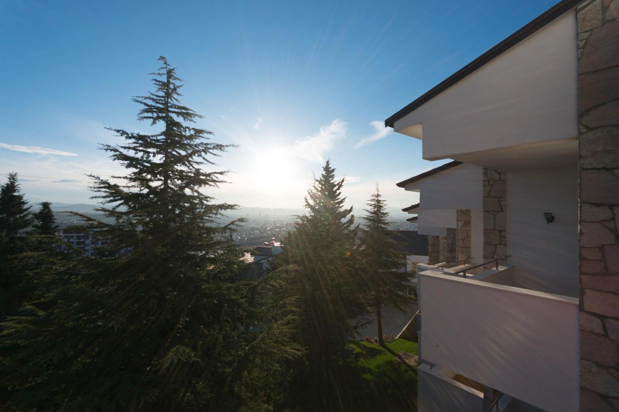 Chateau Linza Resort Tirana Esterno foto