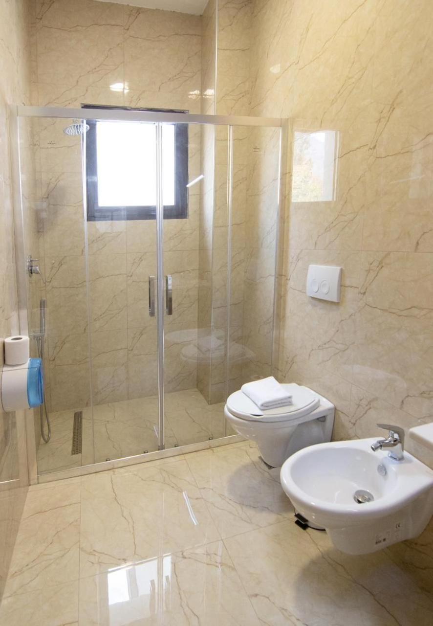 Chateau Linza Resort Tirana Esterno foto