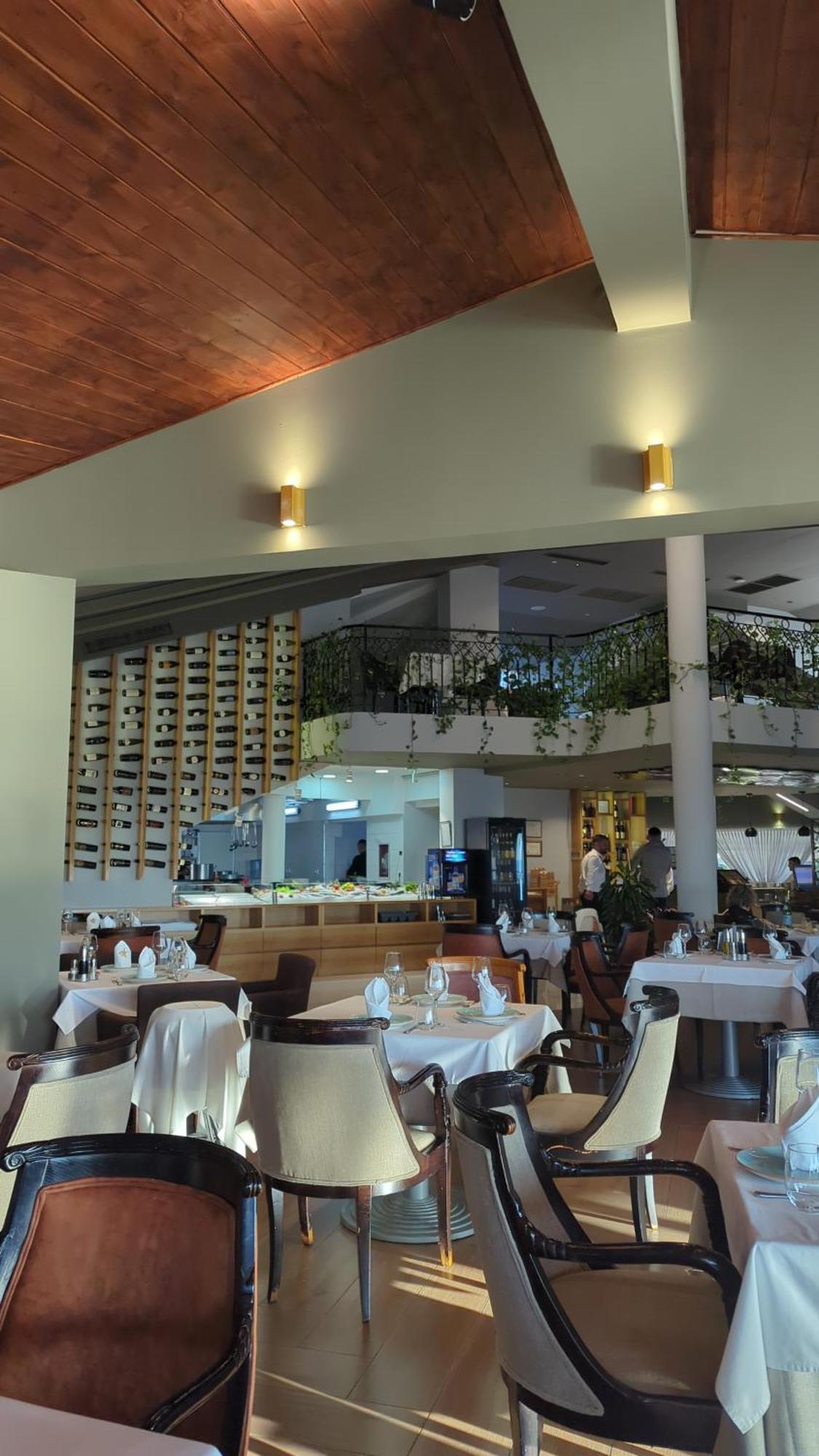 Chateau Linza Resort Tirana Esterno foto